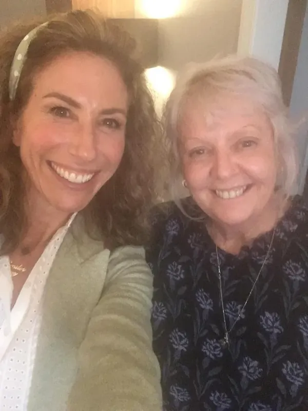 Gaynor Faye - Actress