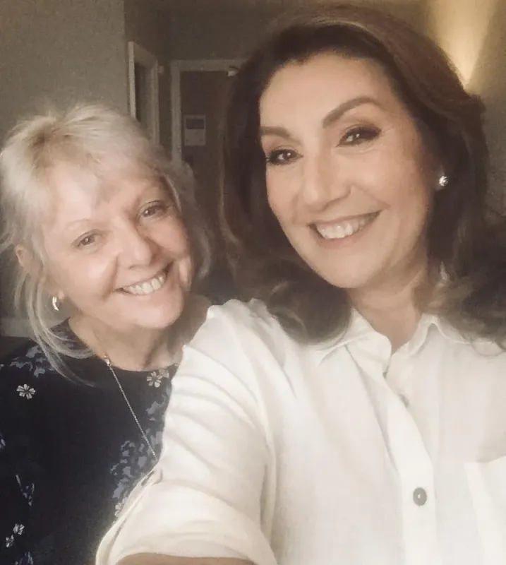 Jane McDonald - Singer/Songwriter/Presenter