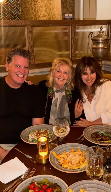 Linda Lusardi, Sam Kane & I have dinner and fun in Windsor.